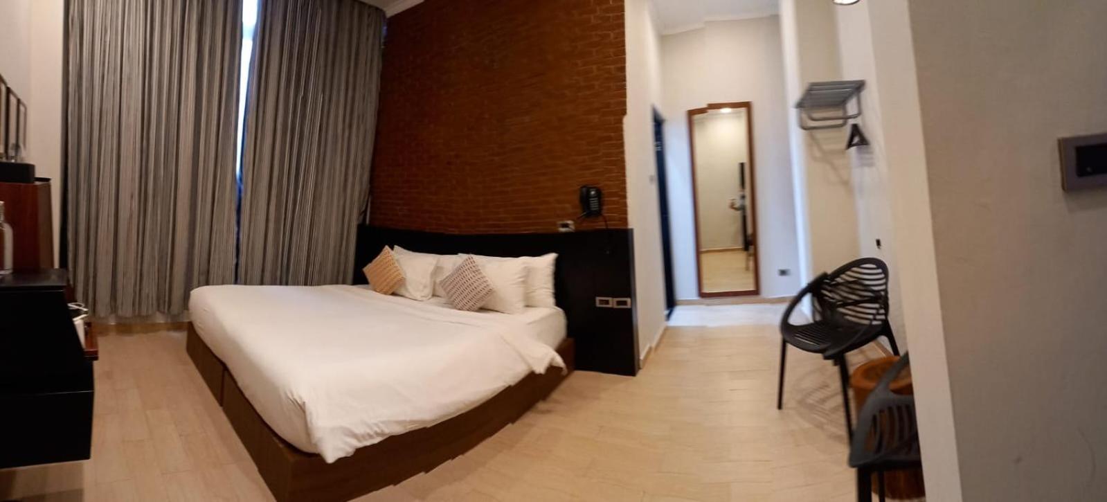 S Loft Manado Hotell Eksteriør bilde